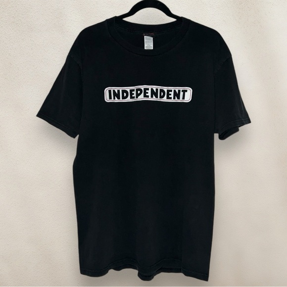 Independent Trucks Graphic Skate T-Shirt Spellout Logo Tee Black Size Large - Picture 1 of 5